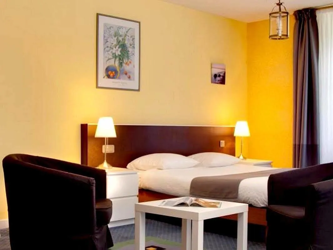 ***  Le Troncais Hotel Saint-Bonnet-Tronçais Frankrijk